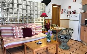 Nice Studio, Large Terrace & Beautiful Pool